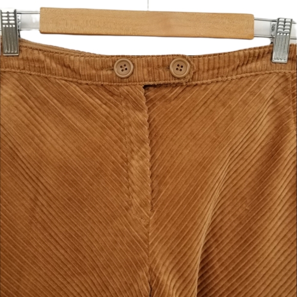 H&M Corduroy High Waisted Wide Leg Flare Shorts - Picture 5 of 10